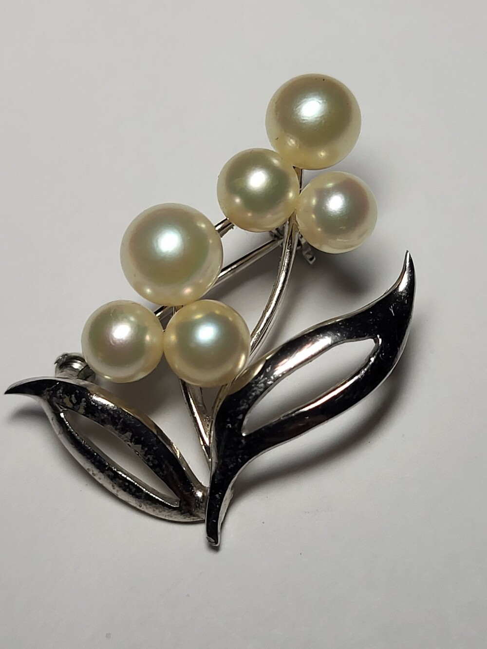 Genuine Japanese Akoya Pearl And Sterling Silver Floral Leaf & Stem Brooch